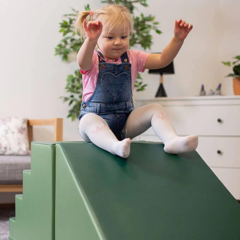 Motor skills set: Mega Fun IGLU slide