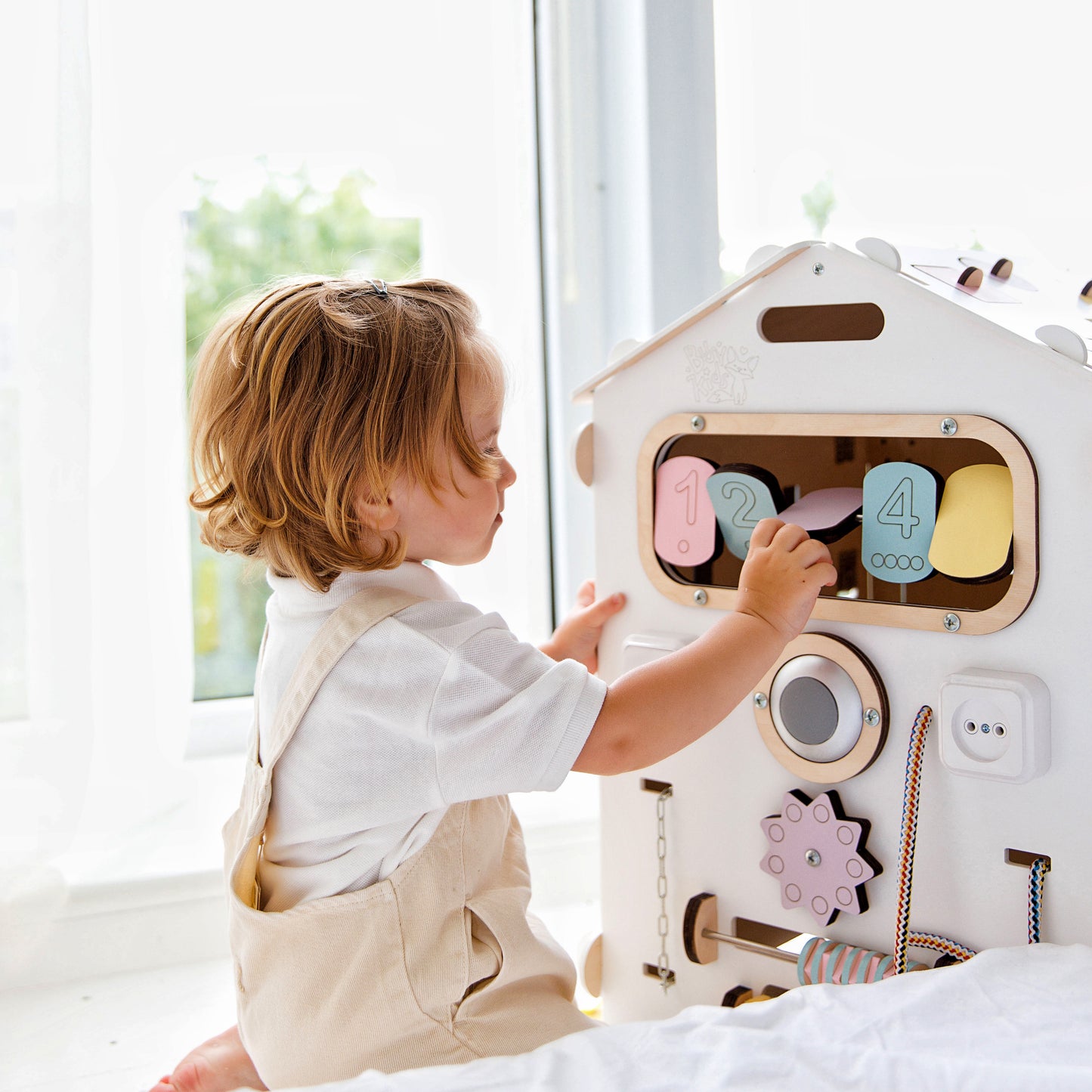 Maisonnette d'activité blanche BUSYKIDS