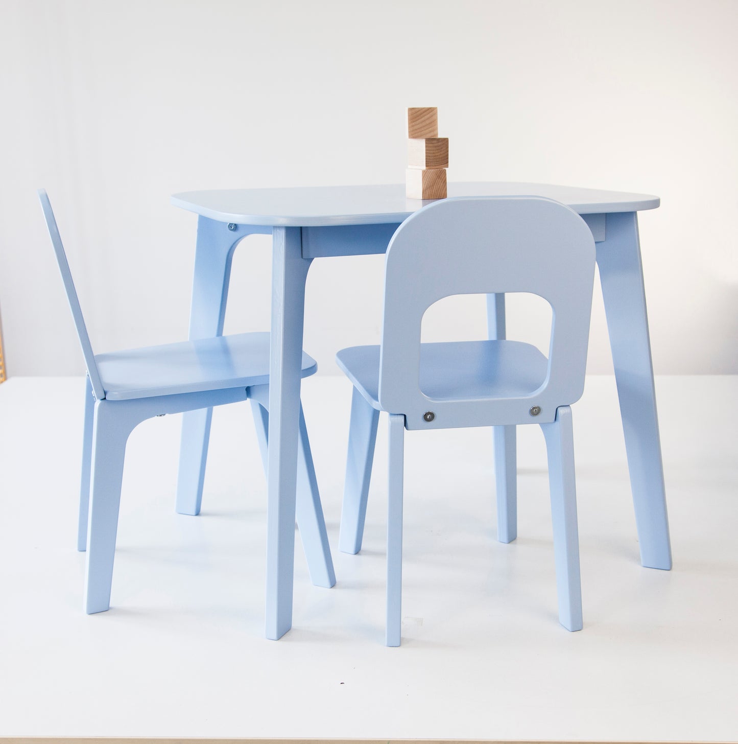 Ensemble table et chaise "PAOLA" 4-7 ans ODEAS