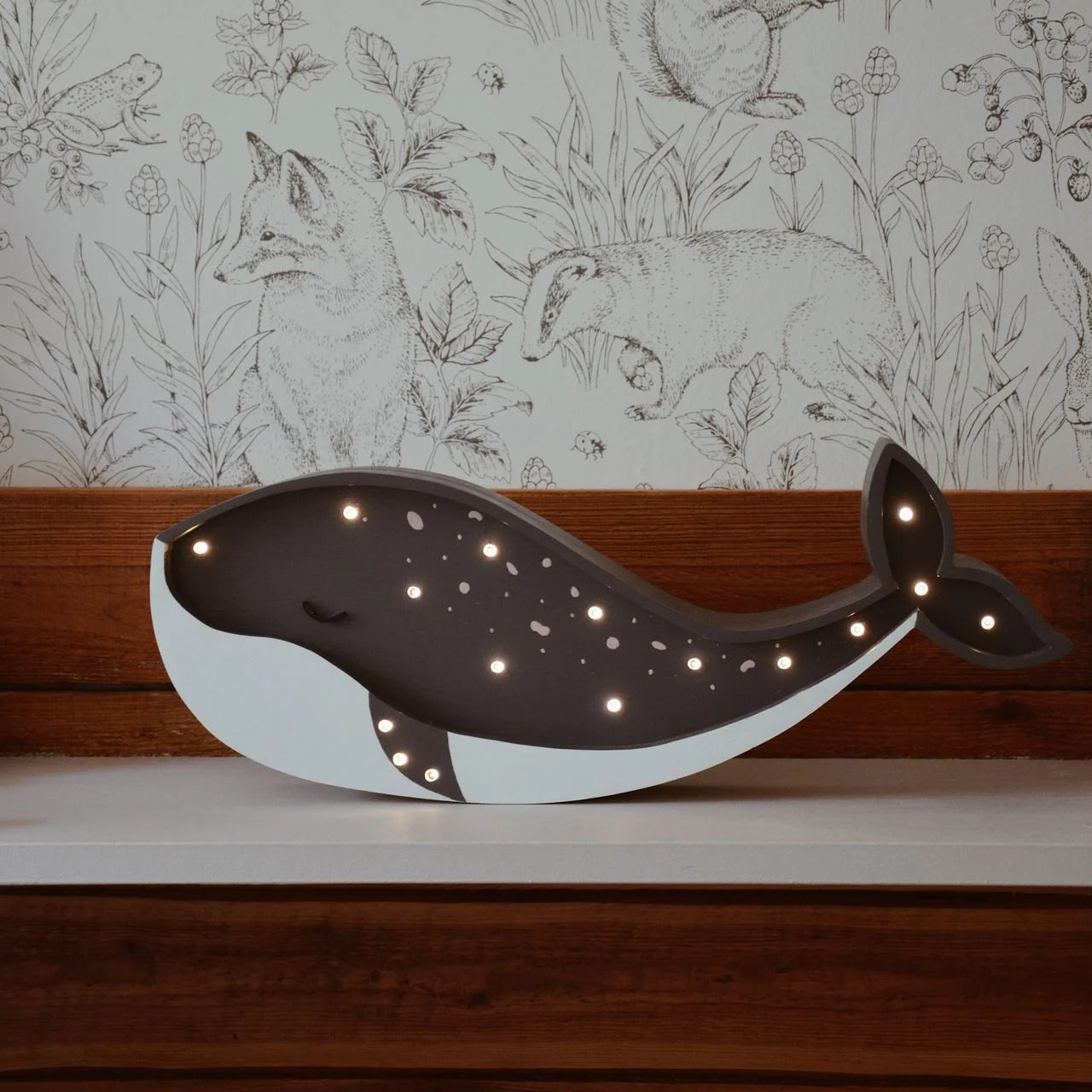 ROOMGAGA wooden whale lamp