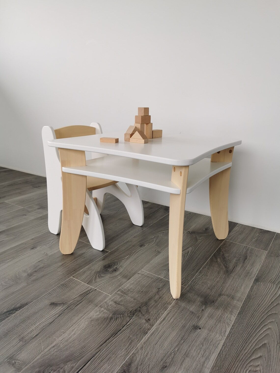 “Zoé” Montessori table and chairs set