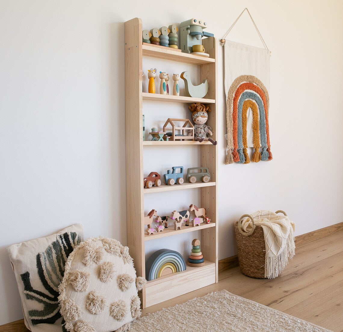 PINEAPPLE Montessori wall toy shelf