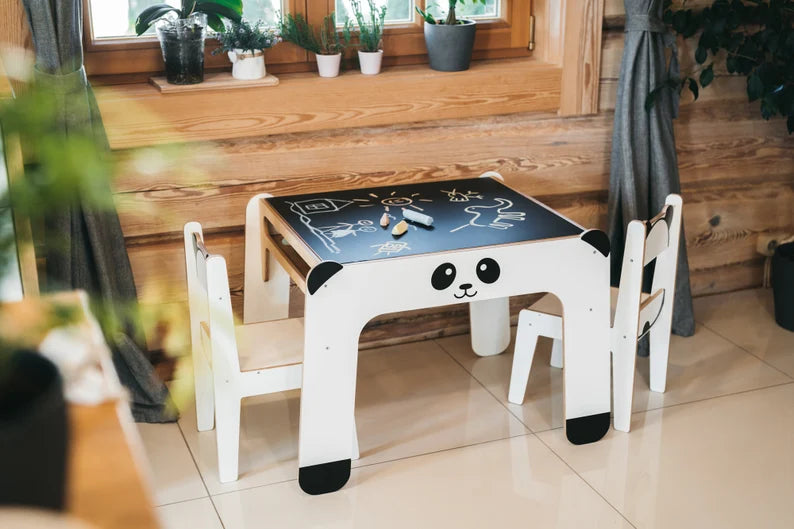 Ensemble table et chaises "Panda" avec tableau noir WILDKIDS