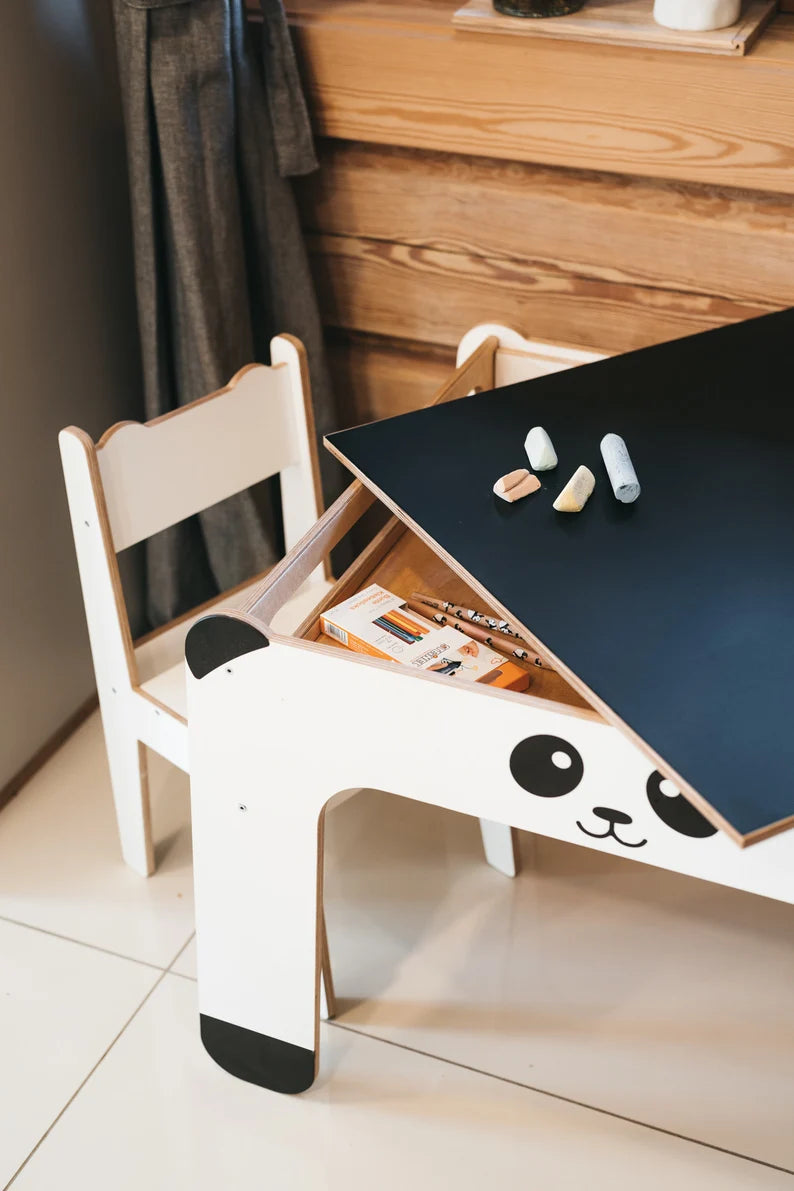 Ensemble table et chaises "Panda" avec tableau noir WILDKIDS