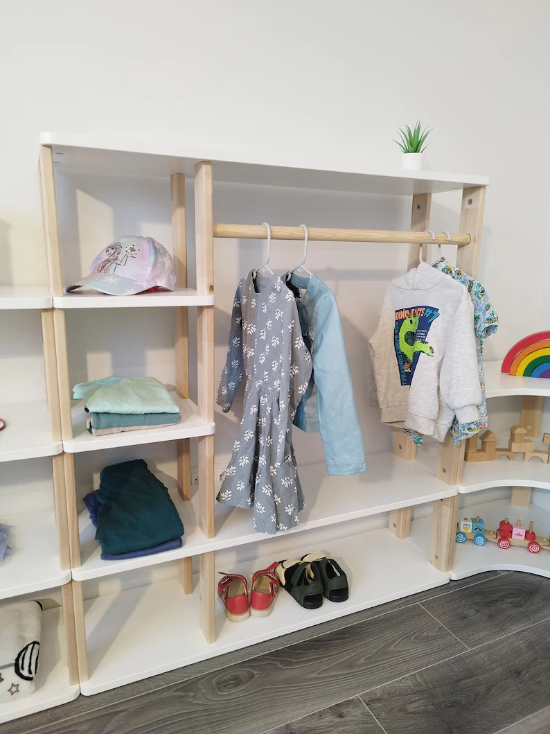 Montessori Lola Wardrobe