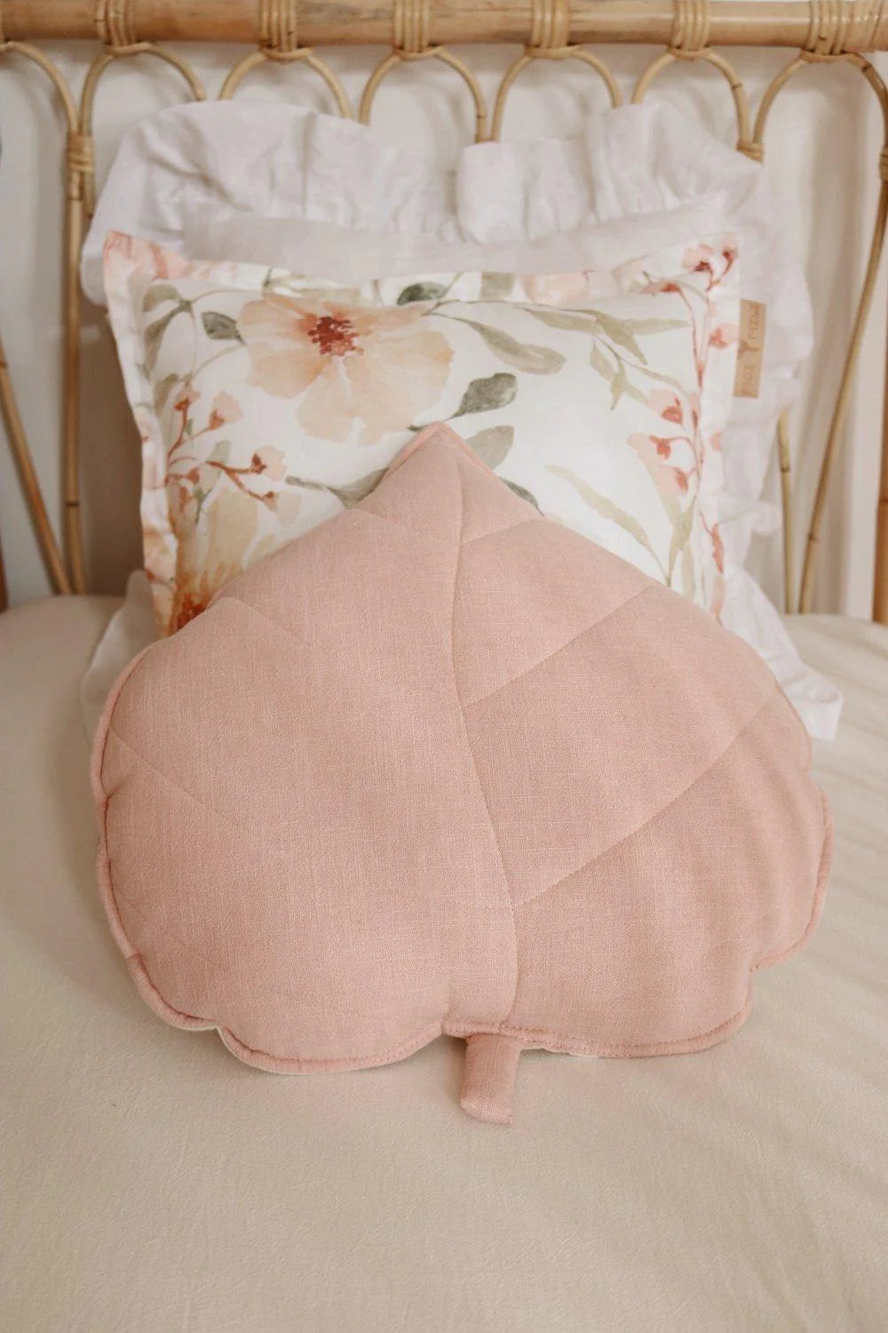 Coussin "Feuille" en lin MOI MILI