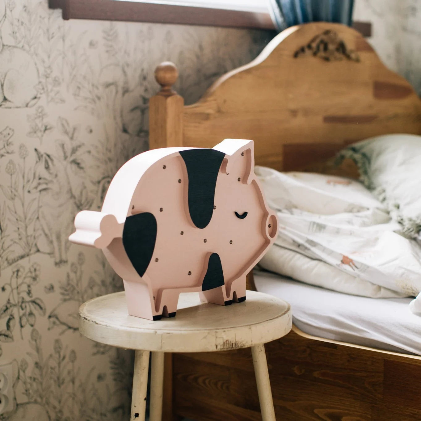 ROOMGAGA wooden pig lamp