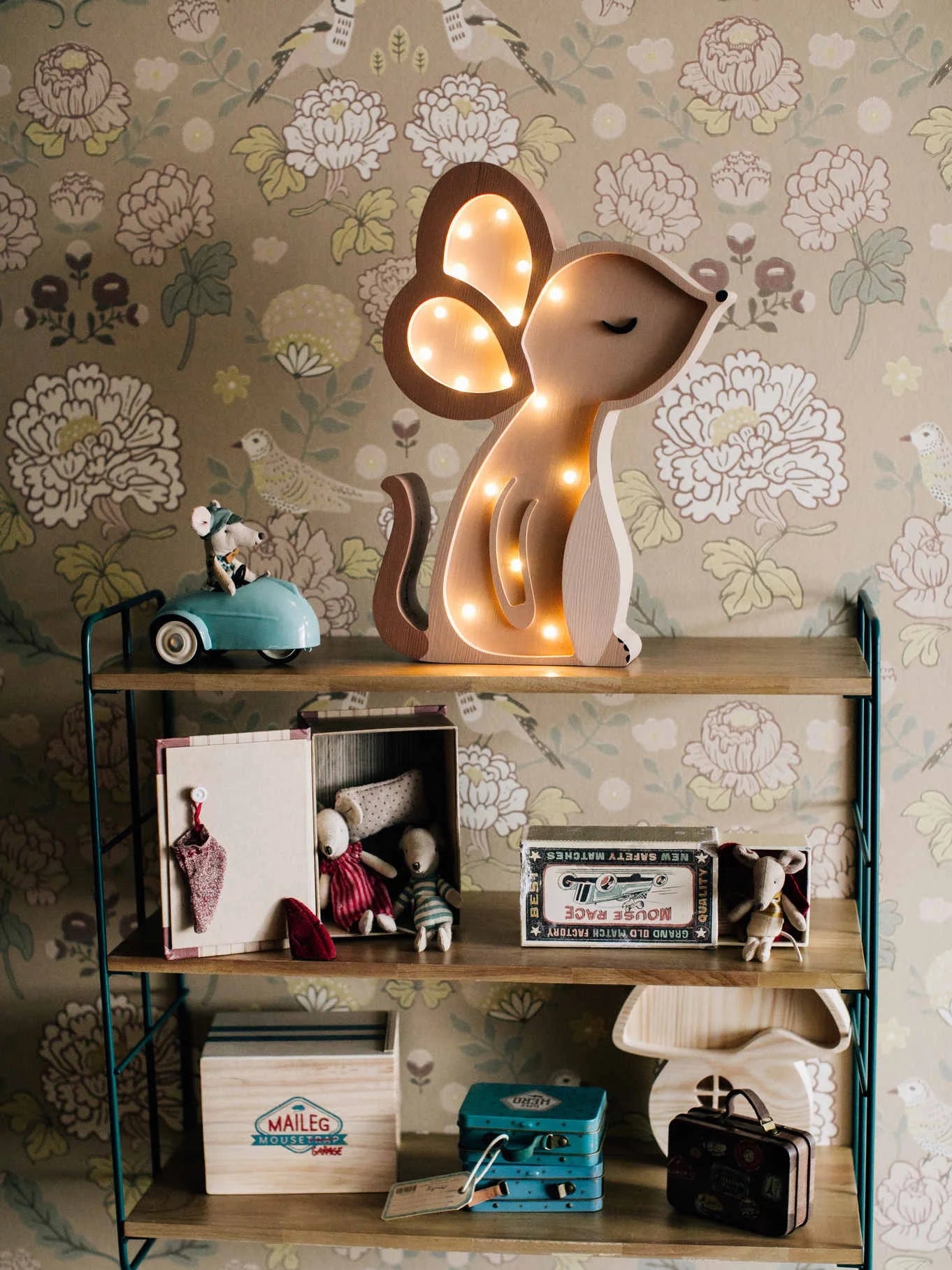 ROOMGAGA wooden mouse lamp